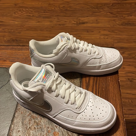 Brand New (worn twice) Size 8, Nike Court Vision- Low - Picture 3 of 3